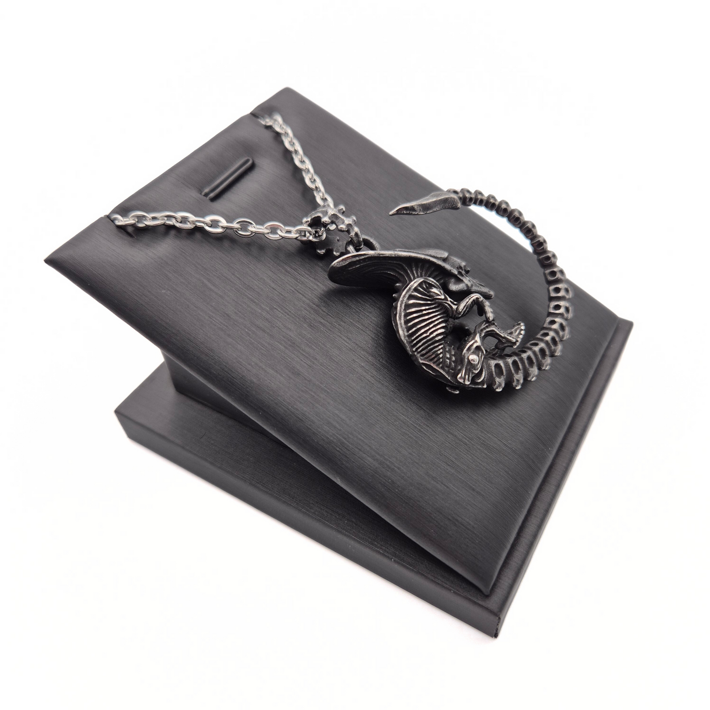 Xenomorph Alien necklace