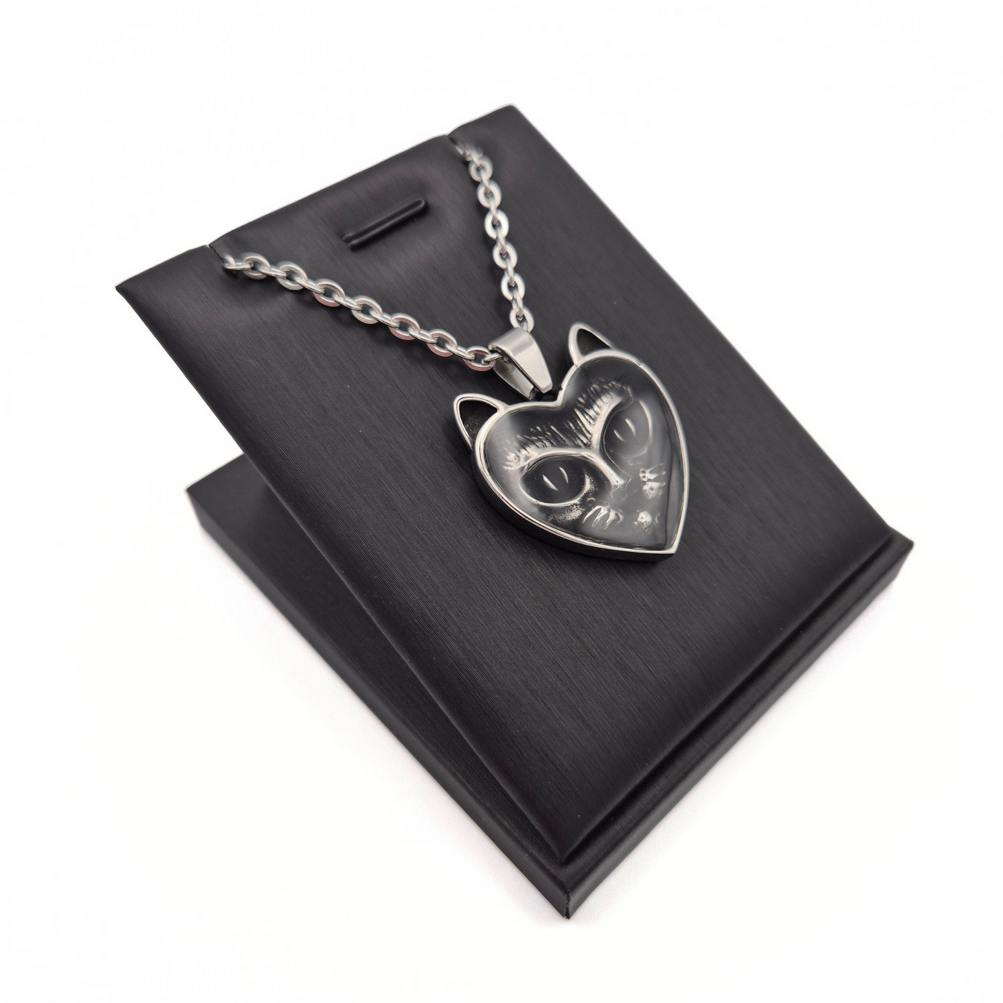 Dark Whiskers Necklace