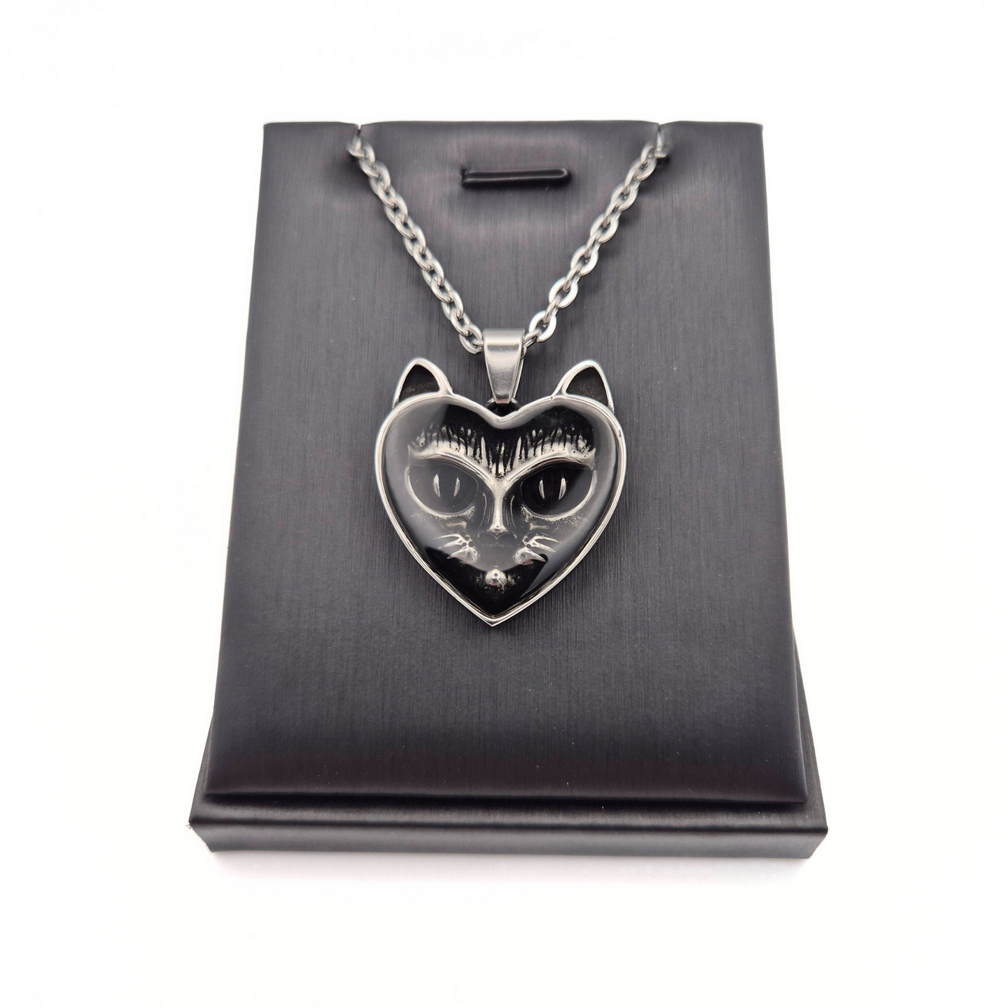 Dark Whiskers Necklace