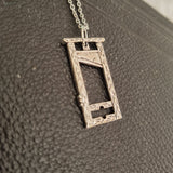 Small guillotine necklace